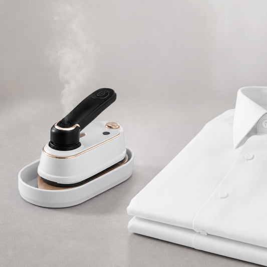 Mini plancha a vapor port�til en su base